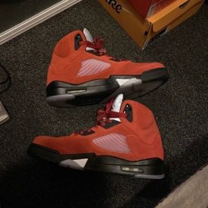 Jordan 5 raging bull men size 10.5